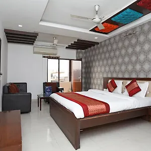 https://oyo-10025-city-hotel.top-gurgaonhotels.com